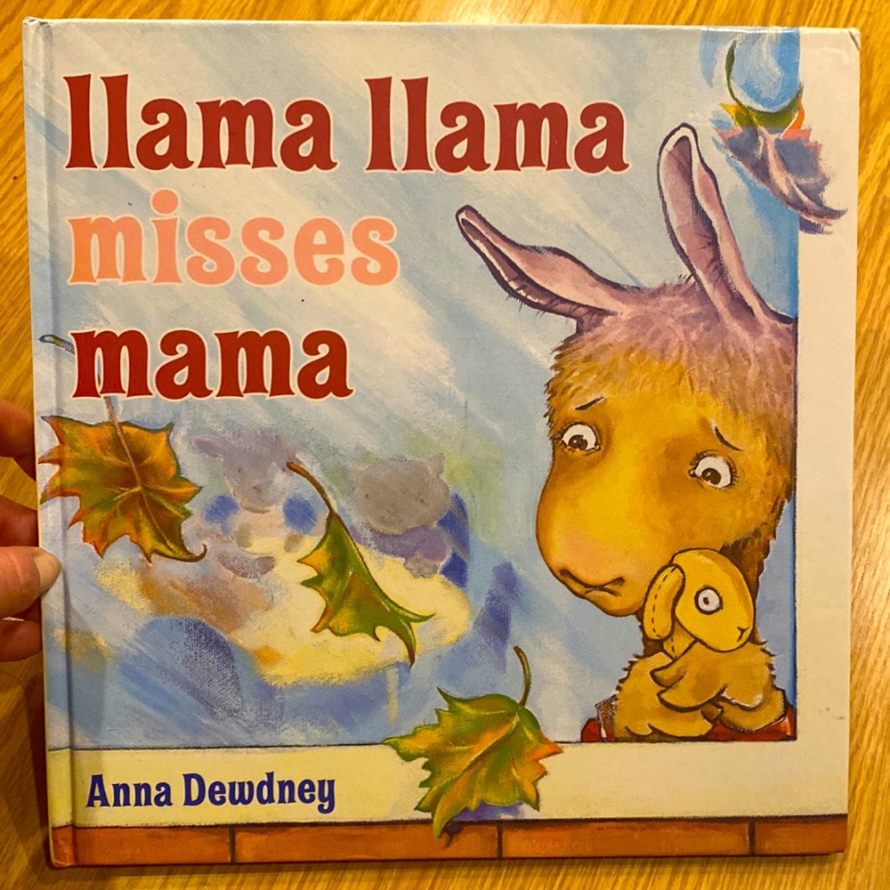 3/$20💕 LLAMA LLAMA MISSES MAMA hardback book